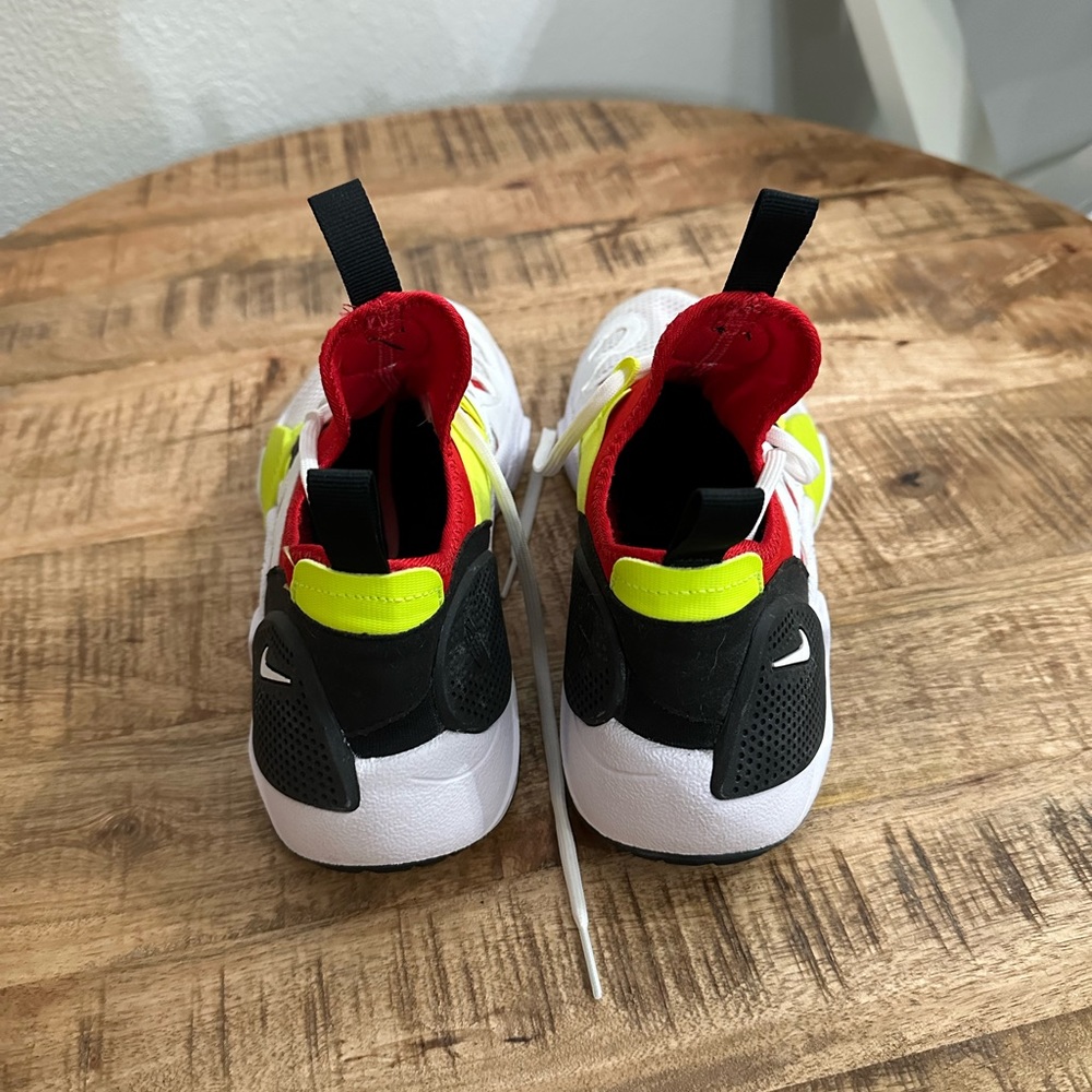 Nike Huarache Edge Shoes - Picture 3 of 7